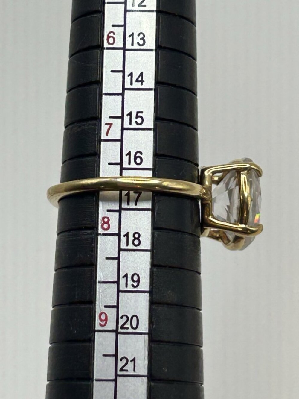 Vintage Gold Tone Large Clear Glass Solitaire Ring Size 7.5 Costume Jewelry Gift - Picture 10 of 13